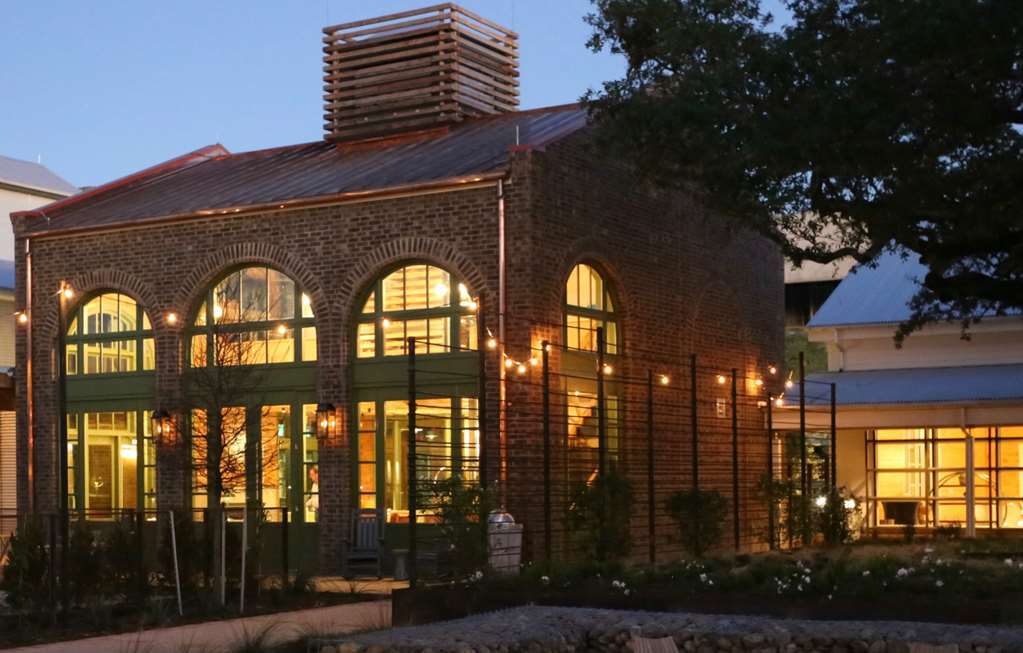 Cavalry Court, By Valencia Hotel Collection College Station Exterior foto
