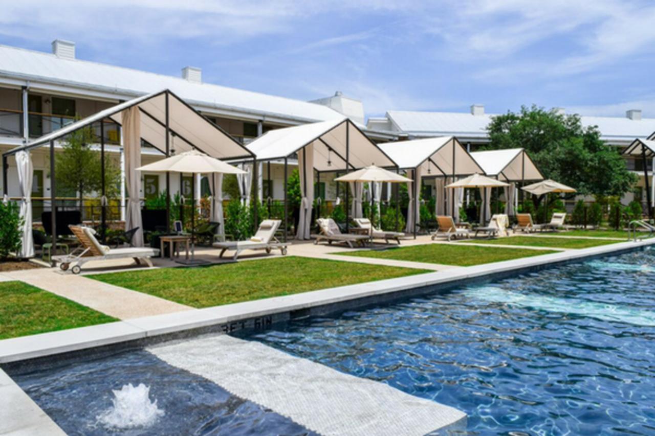 Cavalry Court, By Valencia Hotel Collection College Station Exterior foto