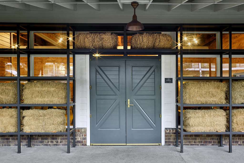 Cavalry Court, By Valencia Hotel Collection College Station Einrichtungen foto